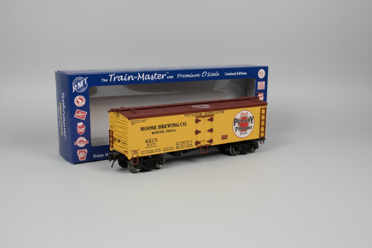 O Guage Trains - Wood side Reefer Car Moose Brewing Co.